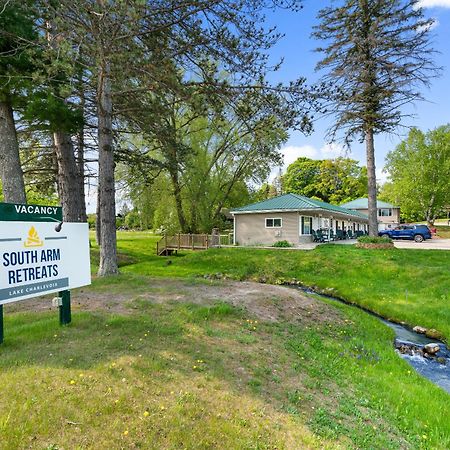 South Arm Retreats East Jordan Exterior foto