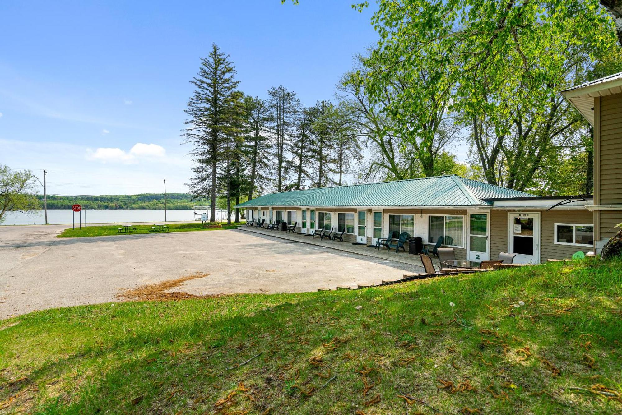South Arm Retreats East Jordan Exterior foto