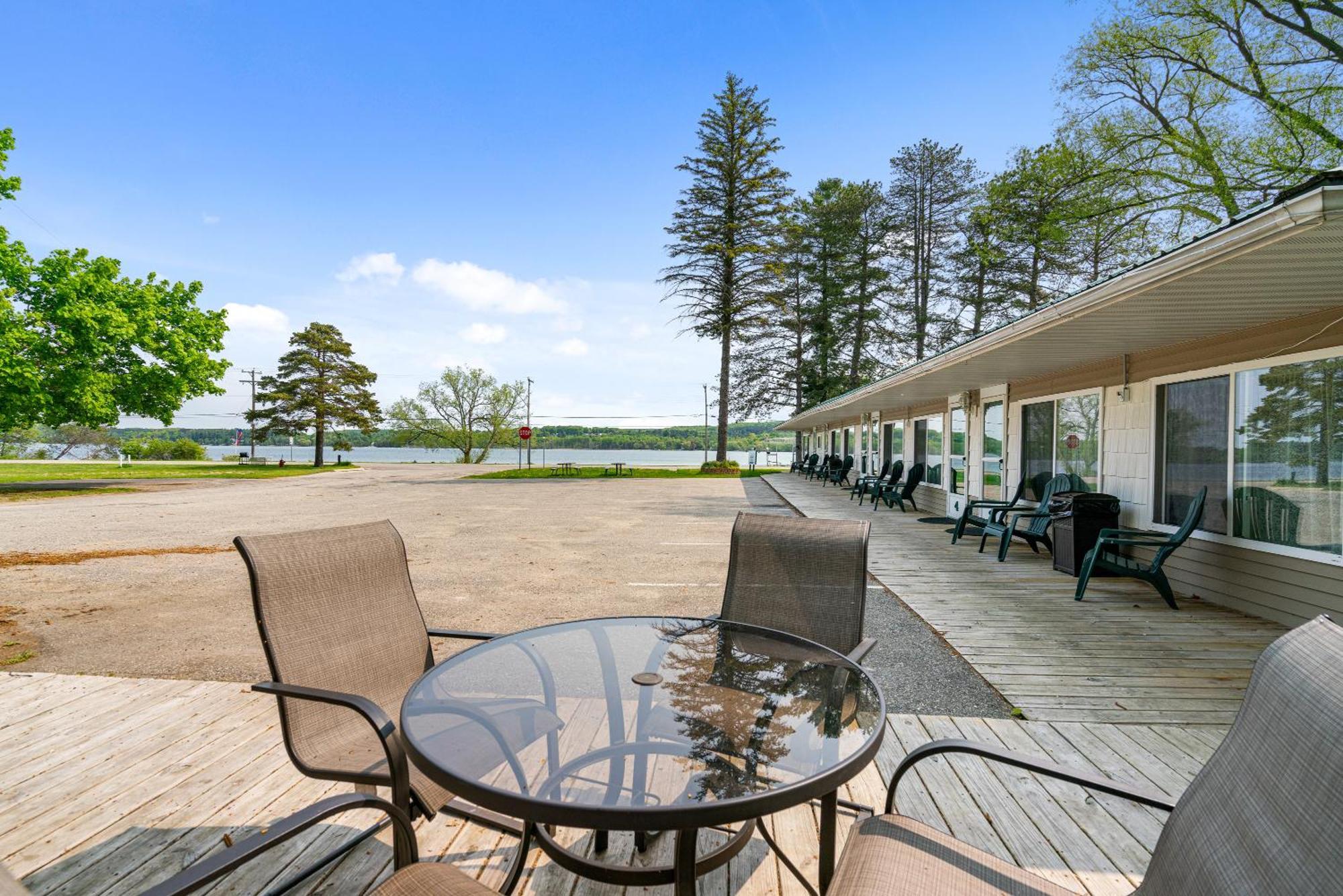 South Arm Retreats East Jordan Exterior foto