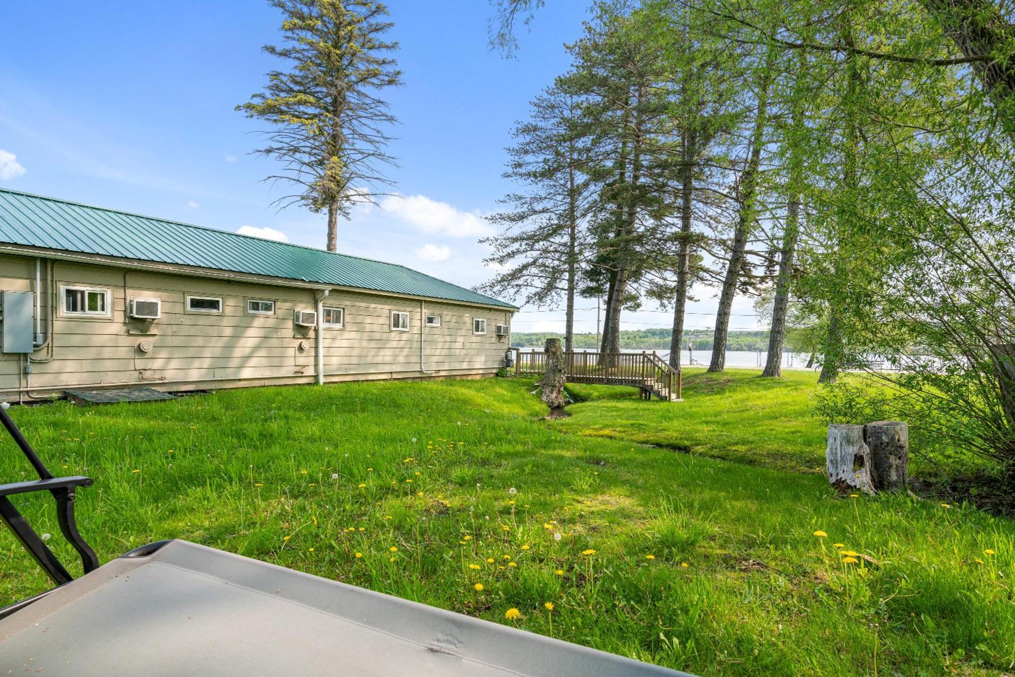 South Arm Retreats East Jordan Exterior foto