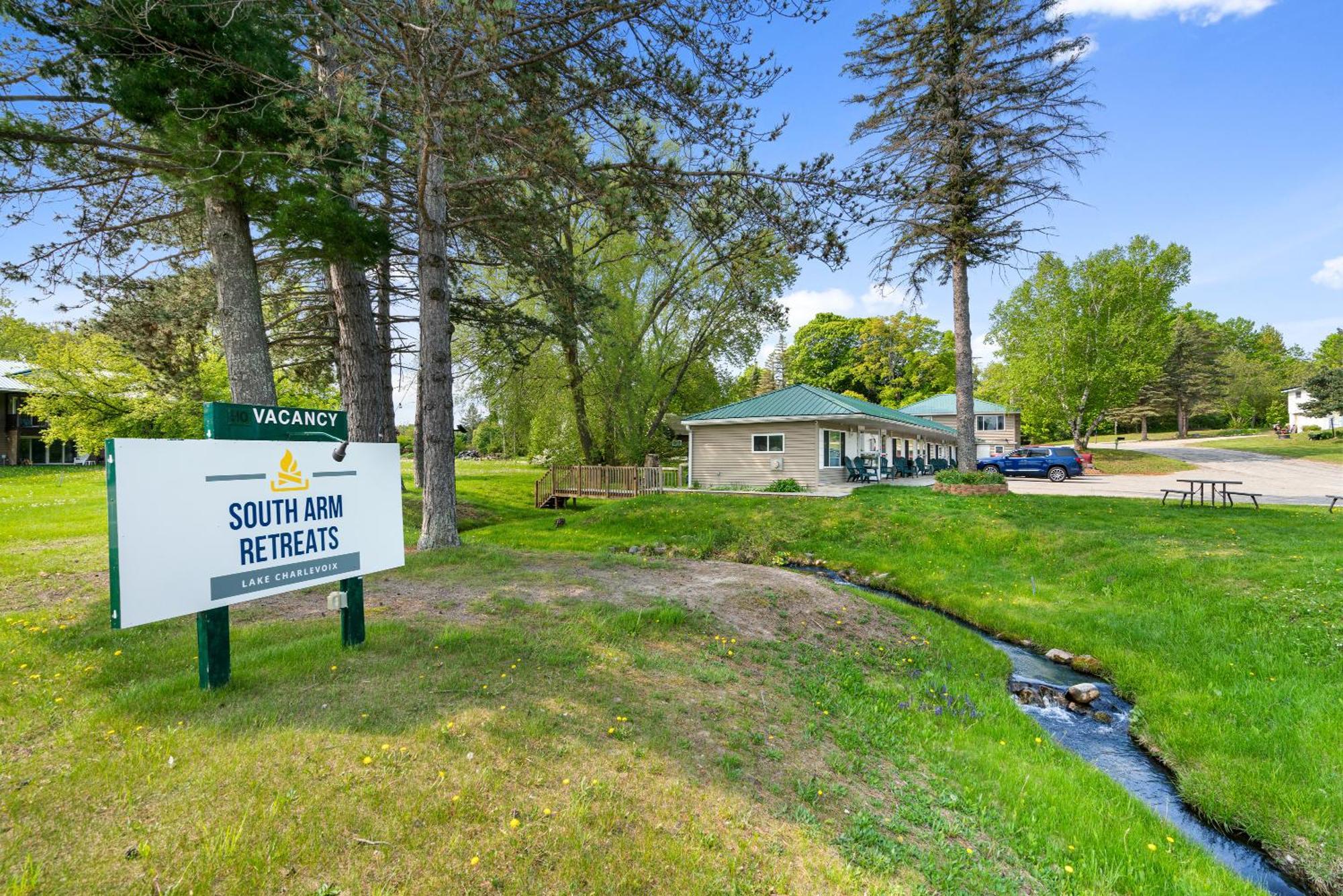 South Arm Retreats East Jordan Exterior foto