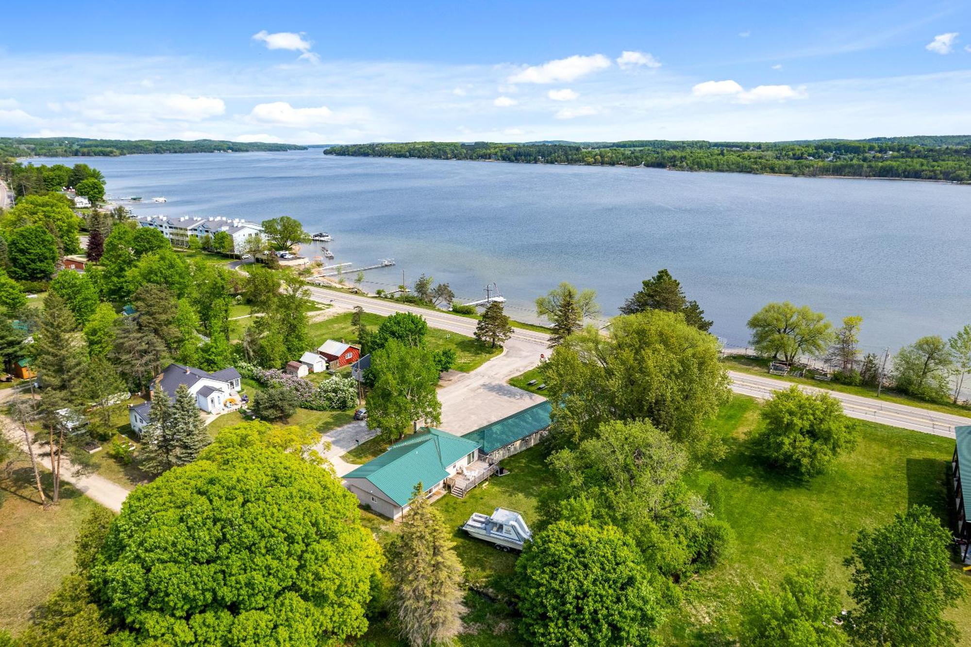 South Arm Retreats East Jordan Exterior foto